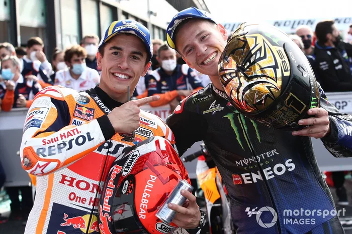Marc Márquez, Equipo Repsol Honda con el Campeón del Mundo Fabio Quartararo, Yamaha Factory Racing