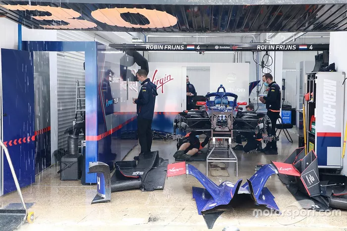 Envision Virgin Racing garaje