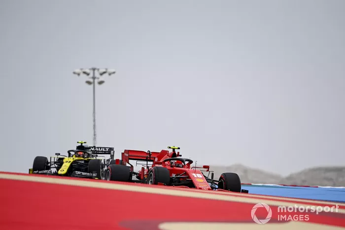 Charles Leclerc, Ferrari SF1000, Esteban Ocon, Renault F1 Team R.S.20