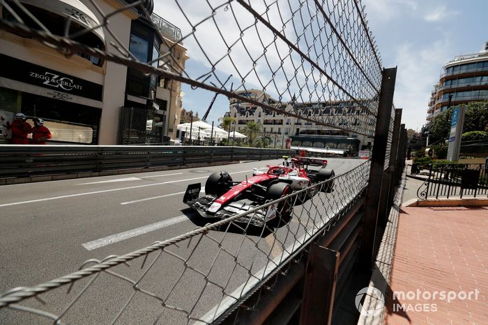 Zhou Guanyu, Alfa Romeo C42