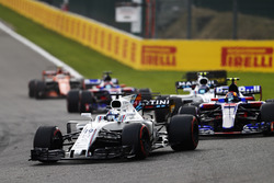 Felipe Massa, Williams FW40, Carlos Sainz Jr., Scuderia Toro Rosso STR12, Lance Stroll, Williams FW4