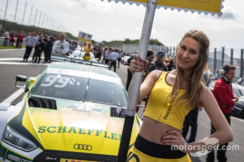 Gridgirl, Mike Rockenfeller, Audi Sport Team Phoenix, Audi RS 5 DTM