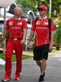 Kimi Raikkonen, Ferrari, his trainer Mark Arnal