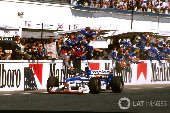 Damon Hill, Arrows A18 Yamaha segundo lugar