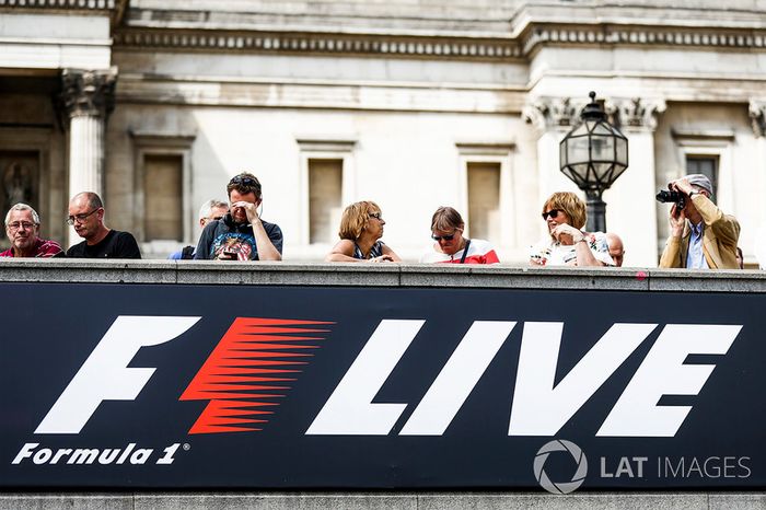 F1 Live logo