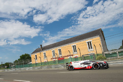 #2 Porsche Team Porsche 919 Hybrid: Тімо Бернхард, Ерл Бамбер, Брендон Хартлі