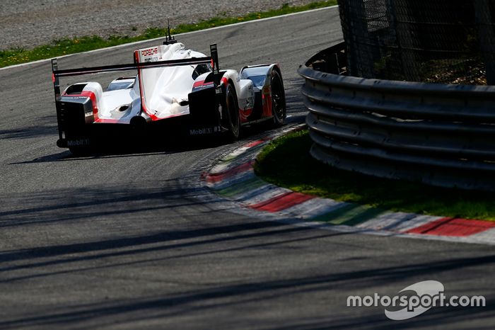 #1 Porsche Team Porsche 919 Hybrid: Neel Jani, Andre Lotterer, Nick Tandy