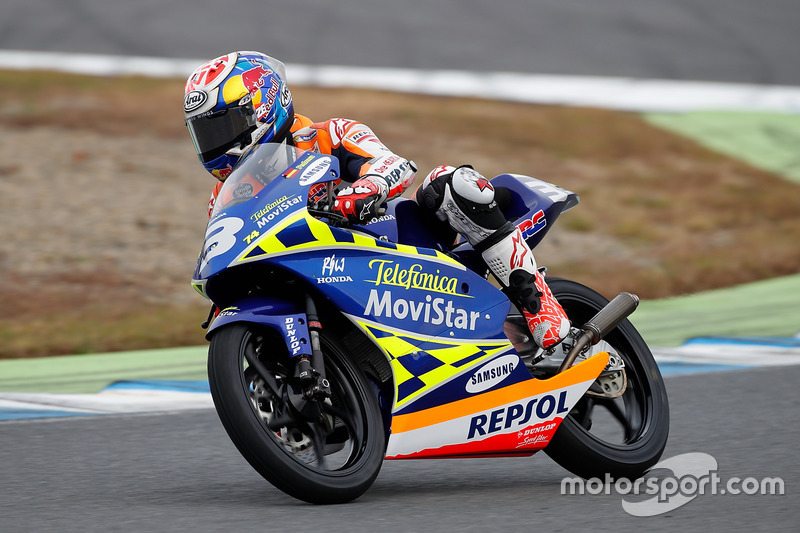 Dani Pedrosa con la RS125R con cui ha vinto il Campionato del Mondo 125cc nel 2003