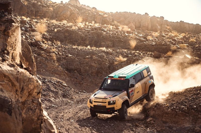 #504 Defender Rally, Defender D7X-R: Sara Price, Sean Berriman 