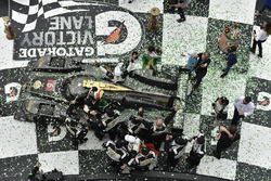 #5 Action Express Racing Cadillac DPi, P: Joao Barbosa, Christian Fittipaldi, Filipe Albuquerque, celebrate the win in victory lane