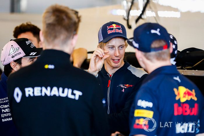 Brendon Hartley, Scuderia Toro Rosso, con Max Verstappen, Red Bull