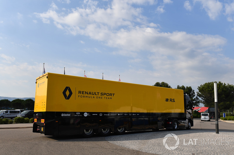 Renault Sport F1 Team truck