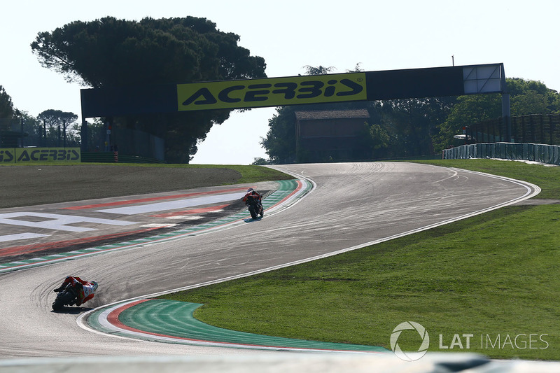 Chaz Davies, Aruba.it Racing-Ducati SBK Team, Xavi Fores, Barni Racing Team