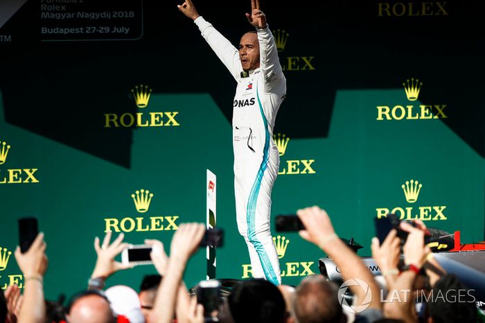 El ganador Lewis Hamilton, Mercedes AMG F1
