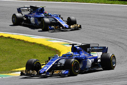 Marcus Ericsson, Sauber C36 e Pascal Wehrlein, Sauber C36