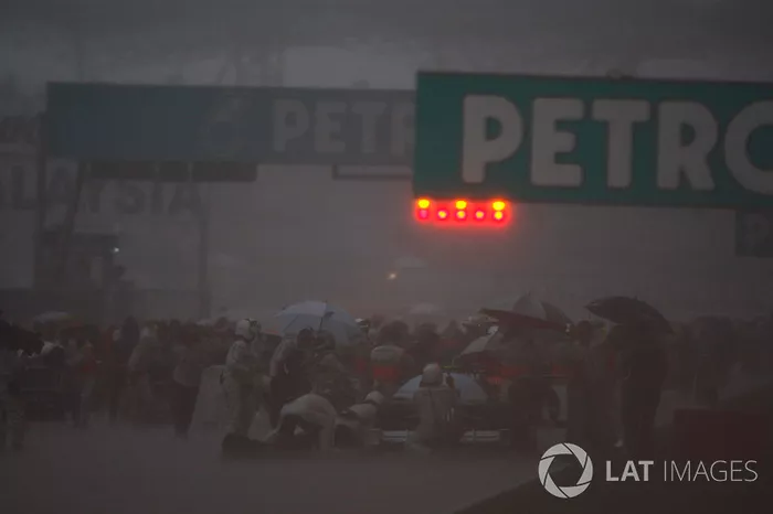 ماليزيا 2009: 55 دقيقة و30 ثانية


