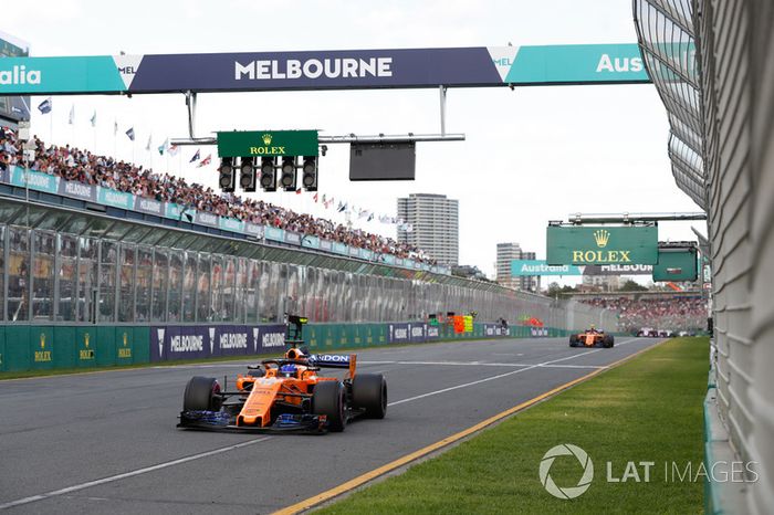 Fernando Alonso, McLaren MCL33 Renault, y Stoffel Vandoorne, McLaren MCL33 Renault