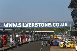Atmosphere in the pitlane