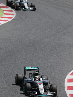 Lewis Hamilton, Mercedes AMG F1 W07 Hybrid, und Nico Rosberg, Mercedes AMG F1 W07 Hybrid