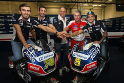 Loris Baz et Hector Barbera, Avintia Racing, Ducati avec leur équipe