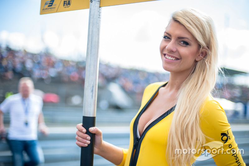 grid girl