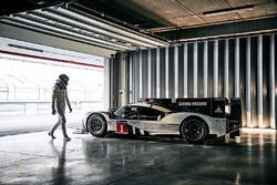 #1 Porsche Team Porsche 919 Hybrid: Timo Bernhard, Mark Webber, Brendon Hartley
