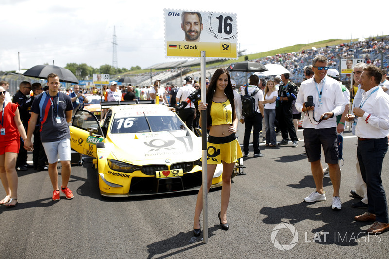 La grid girl di Timo Glock, BMW Team RMG