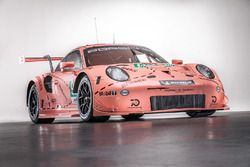 PORSCHEポルシェ ルマンレーシングチームジャケット激レア ポルシェ ケイマン GT4 MR (マンタイ レーシング) 売り出し中
