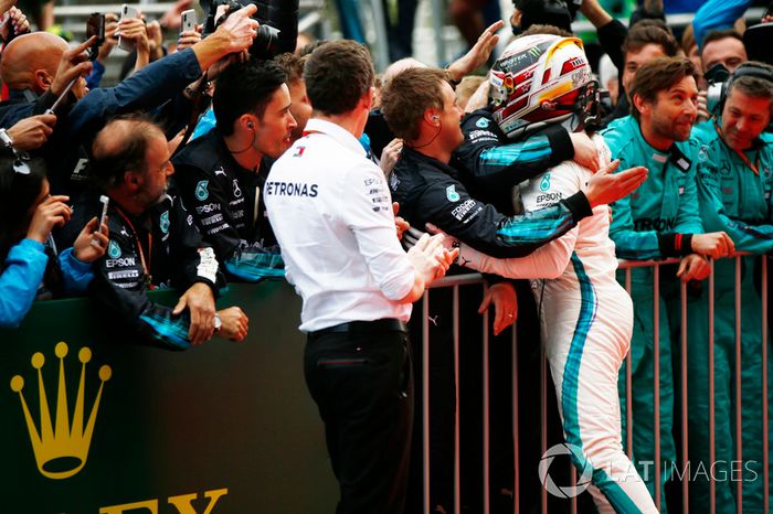 Lewis Hamilton, Mercedes AMG F1, celebra su victoria