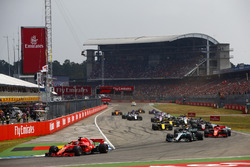 Arrancada Sebastian Vettel, Ferrari SF71H, Valtteri Bottas, Mercedes AMG F1 W09, Kimi Raikkonen, Ferrari SF71H, Max Verstappen, Red Bull Racing RB14