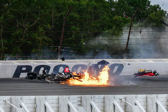 Аварія: Роберт Вікенс, Schmidt Peterson Motorsports Honda, Джеймс Хінчкліфф, Schmidt Peterson Motorsports Honda, Райан Хантер-Рей, Andretti Autosport Honda, П'єтро Фіттіпалді, Dale Coyne Racing Honda