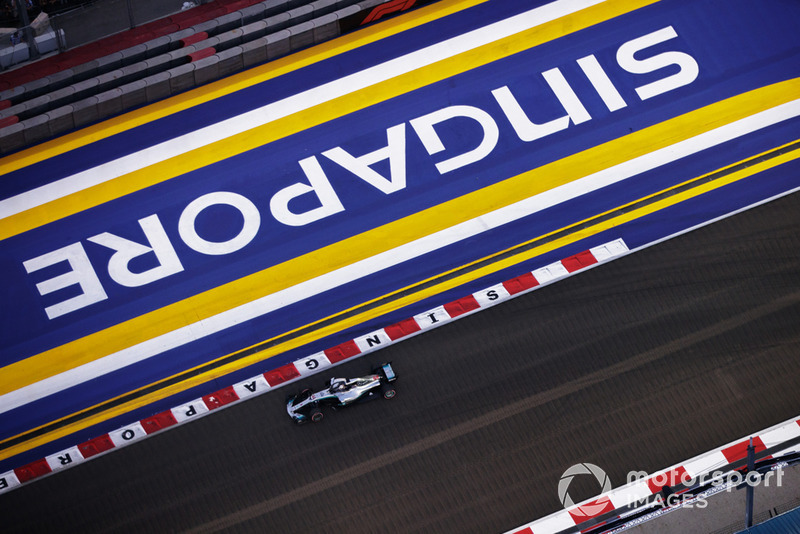 Lewis Hamilton, Mercedes AMG F1 W09 EQ Power+