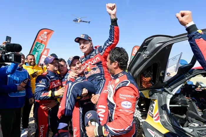 Ganador#305 JCW X-Raid Team: Carlos Sainz, #302 JCW X-Raid Team: Stephane Peterhansel, #300 Toyota Gazoo Racing: Nasser Al-Attiyah