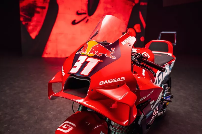 Red Bull GASGAS Tech3 2024 RC16