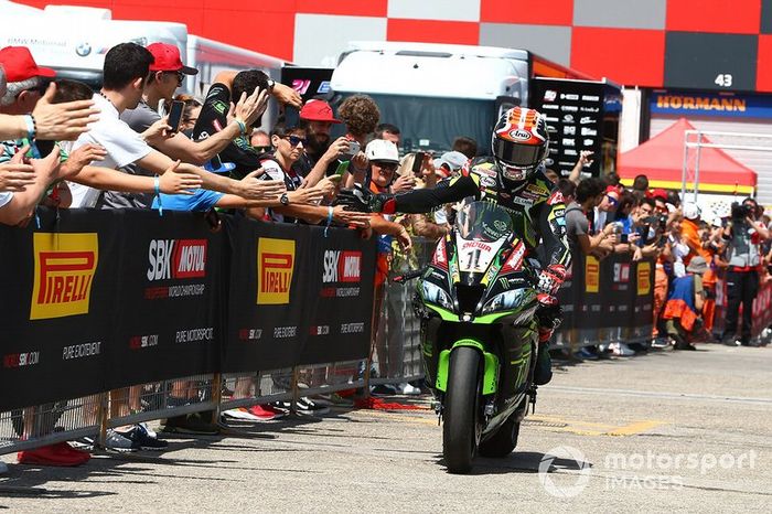 Jonathan Rea, Kawasaki Racing Team takes pole