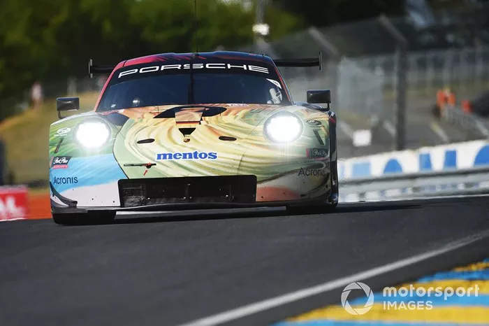 #56 Team Project 1 Porsche 911 RSR: Jörg Bergmeister, Patrick Lindsey, Egidio Perfetti, Nick Yelloly