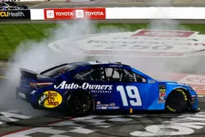 Race Winner Martin Truex Jr., Joe Gibbs Racing, Toyota Camry Auto Owners Insurance