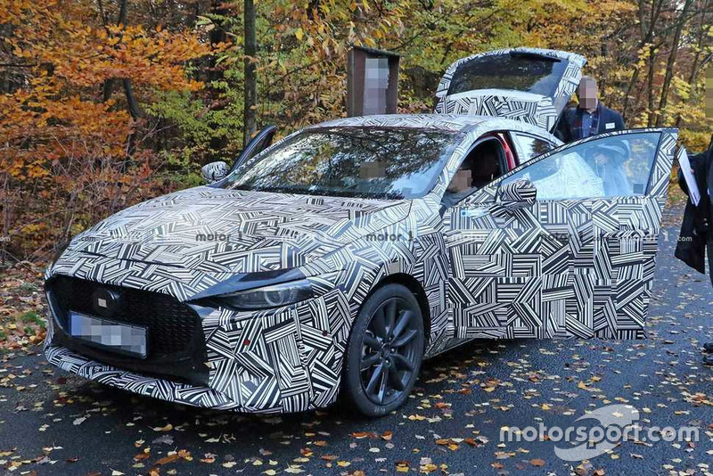 Шпигунські фото нової Mazda3