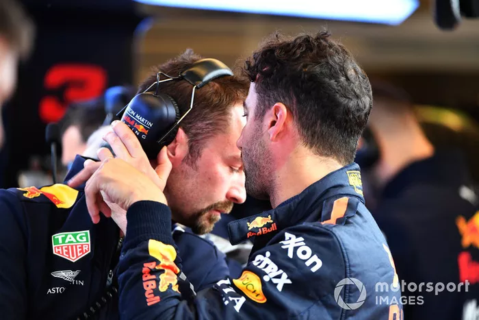 Daniel Ricciardo, Red Bull Racing y Simon Rennie, Ingeniero de carreras de Red Bull Racing
