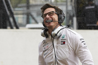 Toto Wolff, Mercedes AMG F1 Director of Motorsport, viert de pole van Lewis Hamilton, Mercedes AMG F1