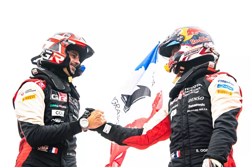 Sébastien Ogier et Benjamin Veillas