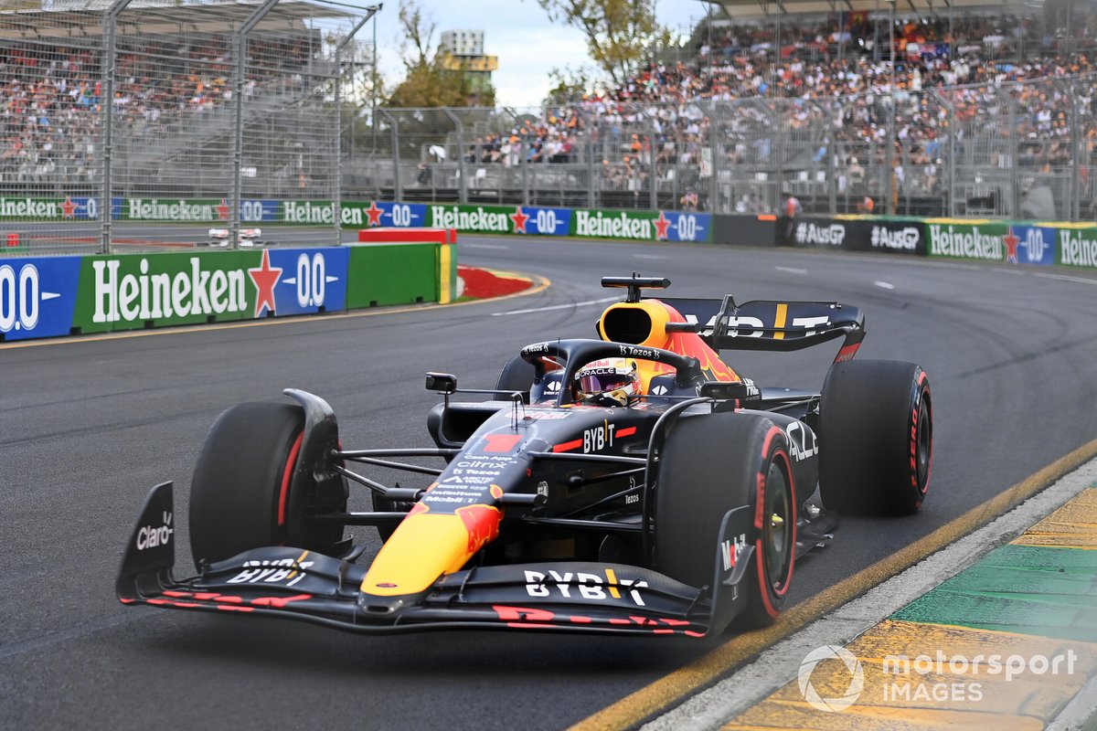 "Verstappen, sezon başındaki hayal kırıklığıyla iyi baş ediyor" 1 Formula 1 Haberleri - F1 Puan Durumu Max Verstappen, Red Bull Racing RB18