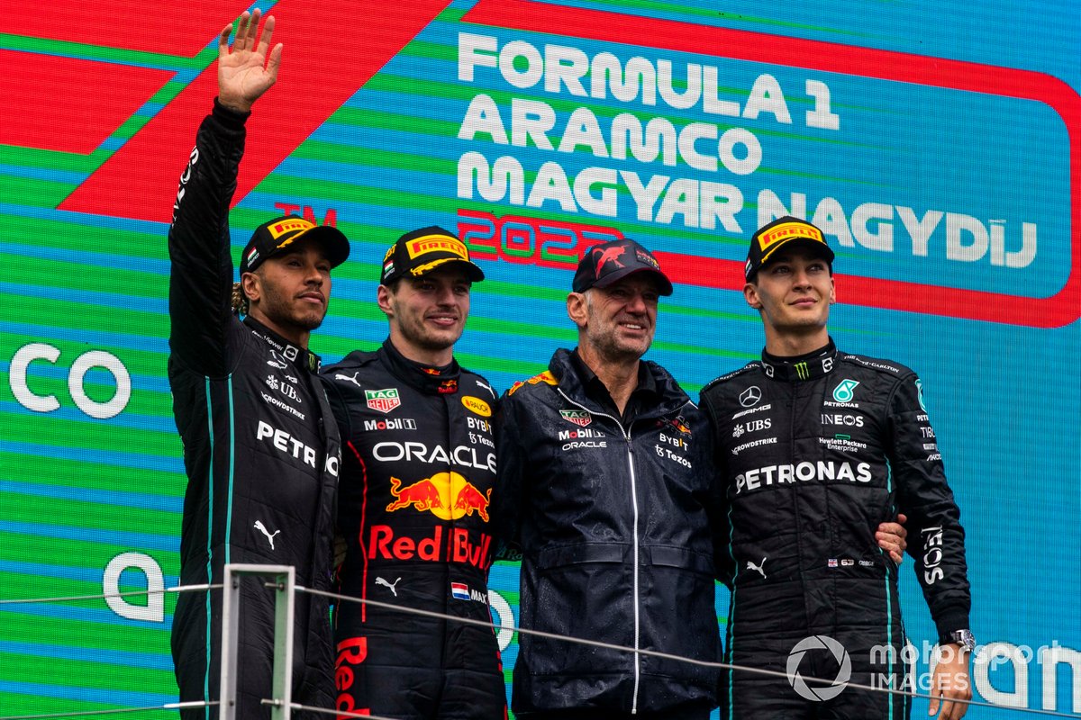 Podio: segundo lugar Lewis Hamilton, Mercedes-AMG, ganador, Max Verstappen, Red Bull Racing, Adrian Newey, Jefe de Tecnología, Red Bull Racing, tercer lugar George Russell, Mercedes-AMG