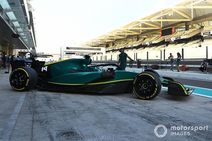 Fernando Alonso, Aston Martin AMR22 