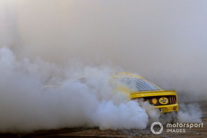 El Campeón de la Copa Nascar Joey Logano, Equipo Penske, Ford Mustang