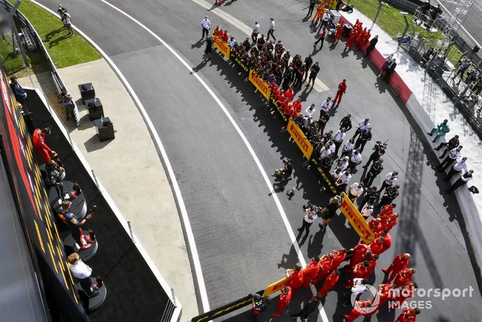 Podio: segundo lugar Max Verstappen, Red Bull Racing. ganador Lewis Hamilton, Mercedes-AMG F1 y el tercer lugar Charles Leclerc, Ferrari 