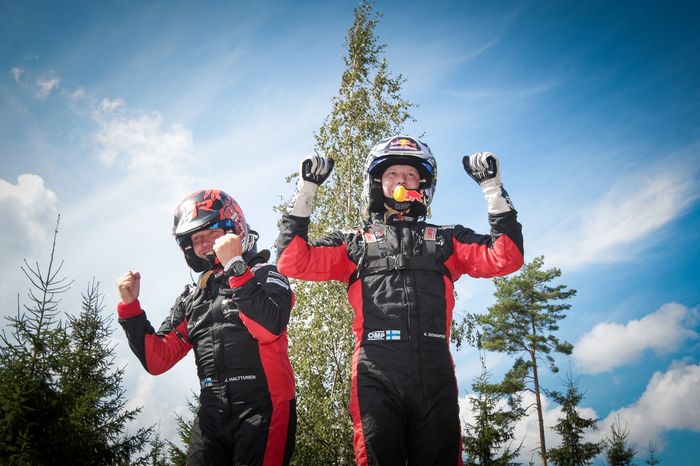 Победители Калле Рованпереты, Джонн Халттунен, Toyota Gazoo Racing Wrt Toyota Gr Yaris Rally1