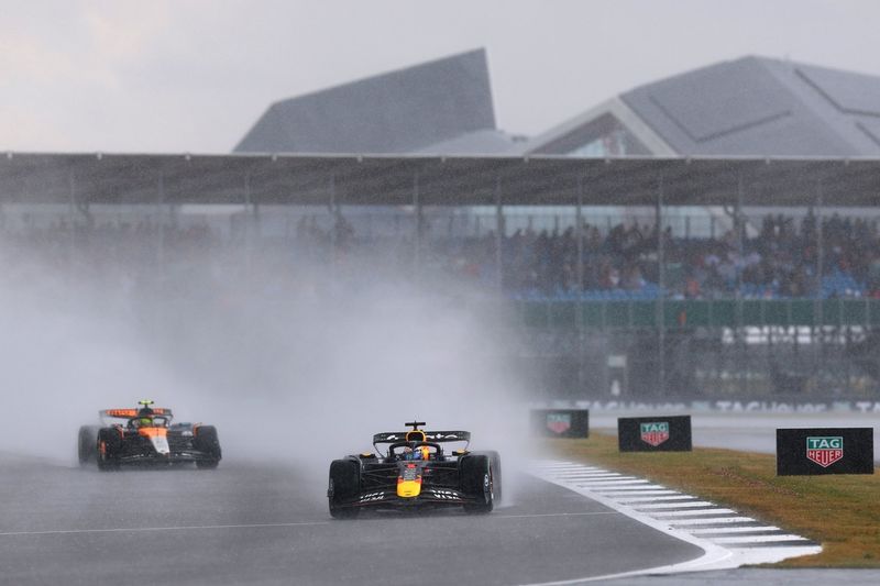 Lando Norris, McLaren, Max Verstappen, Red Bull Racing