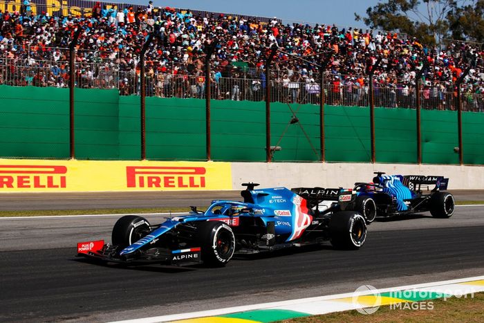 Fernando Alonso, Alpine A521, George Russell, Williams FW43B