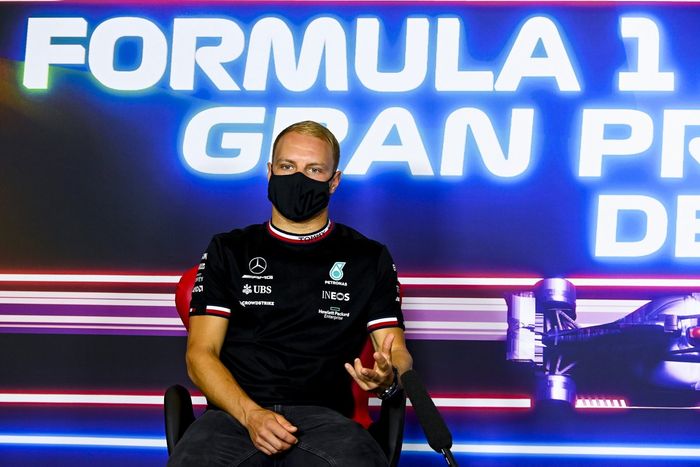 Valtteri Bottas, Mercedes  en la conferencia de prensa